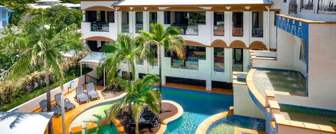 Regal Port Douglas - Kempsey Accommodation 4