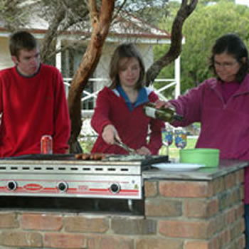 Cape Jervis Holiday Units - Kempsey Accommodation 0
