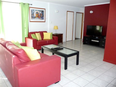 The Shores Holiday Apartments - Kempsey Accommodation 4
