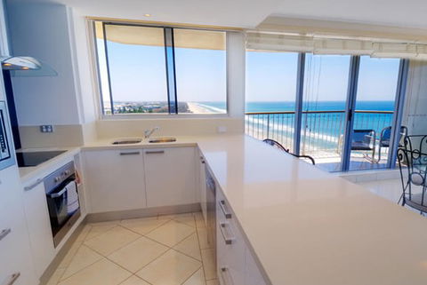 Golden Sands Holiday Apartments - Kempsey Accommodation 1