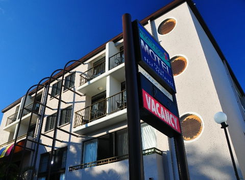 Waters Edge The Strand - Townsville - Kempsey Accommodation 4