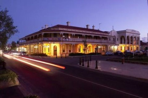 Jens Town Hall Hotel - Kempsey Accommodation 3