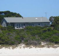 Island Beach Escape - Kempsey Accommodation