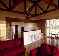 The Menzies Retreat - Kempsey Accommodation