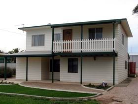 Louth Bay Holiday Apartment - Kempsey Accommodation 0