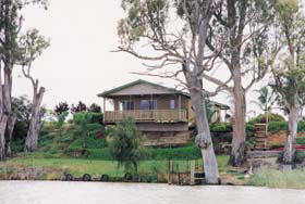 Mundic Grove Cottage - Kempsey Accommodation 0