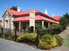 Trafalgar On The Strand - Kempsey Accommodation 0