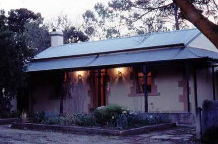 Walnut Cottage - Kempsey Accommodation 0