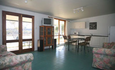 Toolunka Estate Cottage - Kempsey Accommodation 2