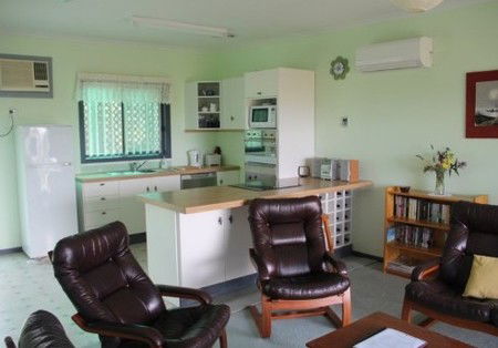 Lot 7 Cottage - Kempsey Accommodation 4