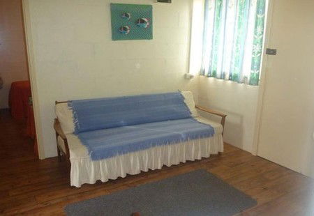 Oaklands Fishing Cottage - Kempsey Accommodation 2