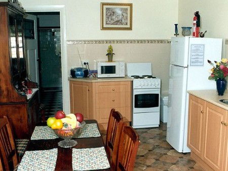 Clara's Cottage - Kempsey Accommodation 3