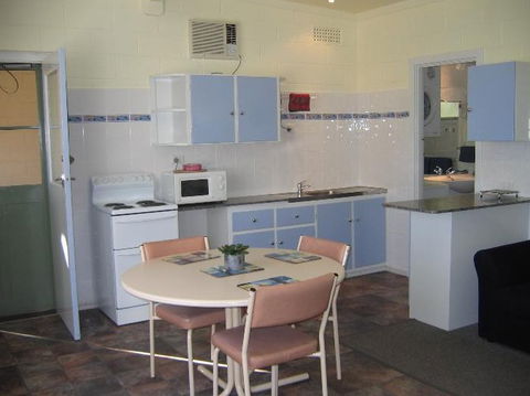 Modra's Apartments Tumby Bay - Kempsey Accommodation 4
