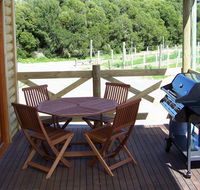 McLaren Ridge 3 - McLaren Ridge Log Cabins - Kempsey Accommodation
