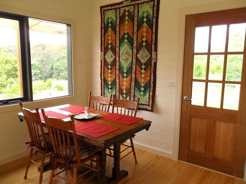 Elvenhome Farm Cottage - Kempsey Accommodation 4
