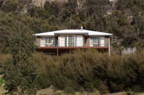 Killiecrankie Bay Holiday House - Kempsey Accommodation 0