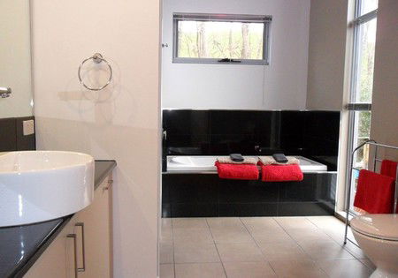 Ulverstone River Retreat - Kempsey Accommodation 1