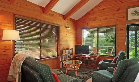 Blue Gums Cottage - Kempsey Accommodation 3