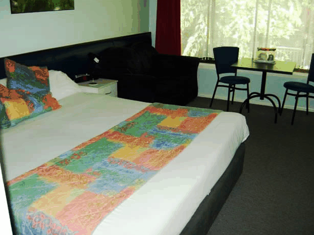Poinciana Motel - Kempsey Accommodation 0