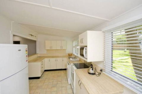 A Beach House On Sunset - Kempsey Accommodation 2