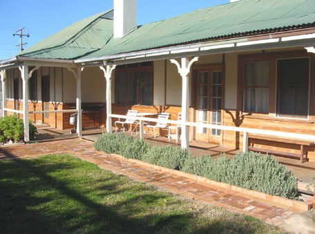 Gundagai Historic Cottages Bed And Breakfast - Kempsey Accommodation 0