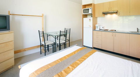 130 Carillon Avenue - Kempsey Accommodation 4