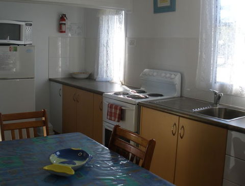 Cosy Cottages Amity Point - Kempsey Accommodation 1