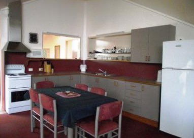 R And R - Holiday Home - Kempsey Accommodation 4