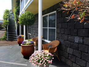 Central Motel Port Fairy - Kempsey Accommodation 2