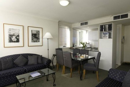 The Manor House - Kempsey Accommodation 2