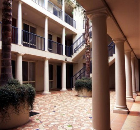 The Manor House - Kempsey Accommodation 3