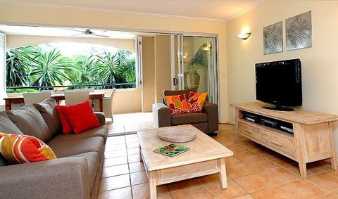 Cayman Villas Port Douglas - Kempsey Accommodation 1