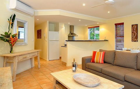 Cayman Villas Port Douglas - Kempsey Accommodation 3