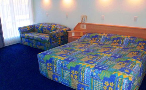 Runaway Bay Motor Inn - Kempsey Accommodation 2