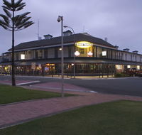 Grand Tasman Hotel - Kempsey Accommodation