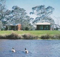 Compass Country Cabins - Kempsey Accommodation