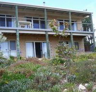 The Dog And Cockle Beach House - Kempsey Accommodation