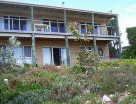 The Dog And Cockle Beach House - Kempsey Accommodation 0