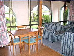 Del Costa Holiday Villas - Kempsey Accommodation 1