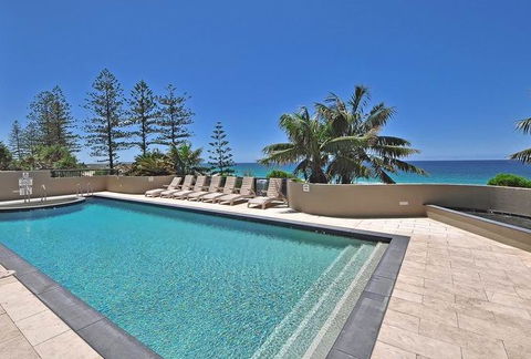 Clubb Coolum Beach - Kempsey Accommodation 1