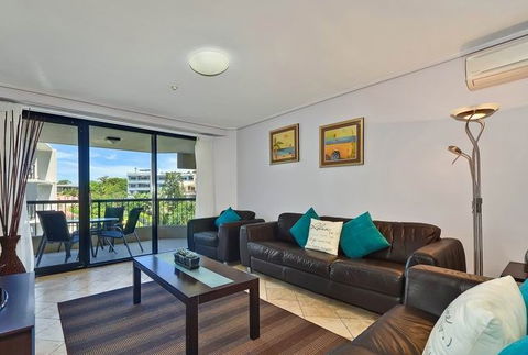 Clubb Coolum Beach - Kempsey Accommodation 3