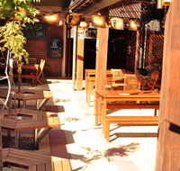 Brecknock Hotel - Kempsey Accommodation