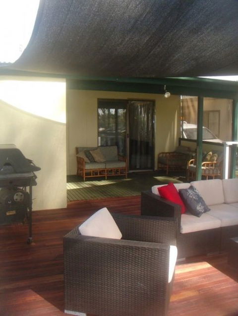 Eleven From The Left - Kempsey Accommodation 3