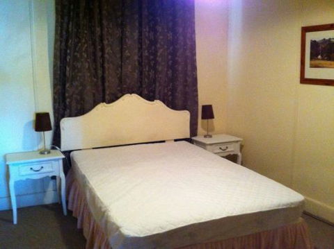 Eleven From The Left - Kempsey Accommodation 5