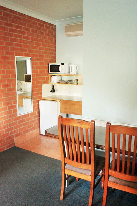 Catalina Motel Lake Macquarie - Kempsey Accommodation 4