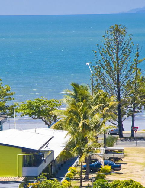 Surfside Motel - Yeppoon - Kempsey Accommodation 0