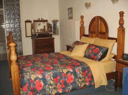 Cedars Indulgence Retreat - Kempsey Accommodation
