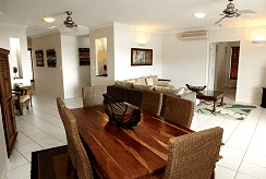 Jack And Newell Cairns Holiday Apartments - Kempsey Accommodation 1