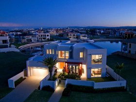 Valencia - Kempsey Accommodation 0