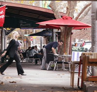 About Henry's - Kempsey Accommodation